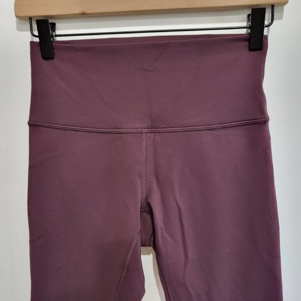 Lululemon Women’s Size 6 Burgundy Cropped Wunder Under Leggings - Picture 3 of 7